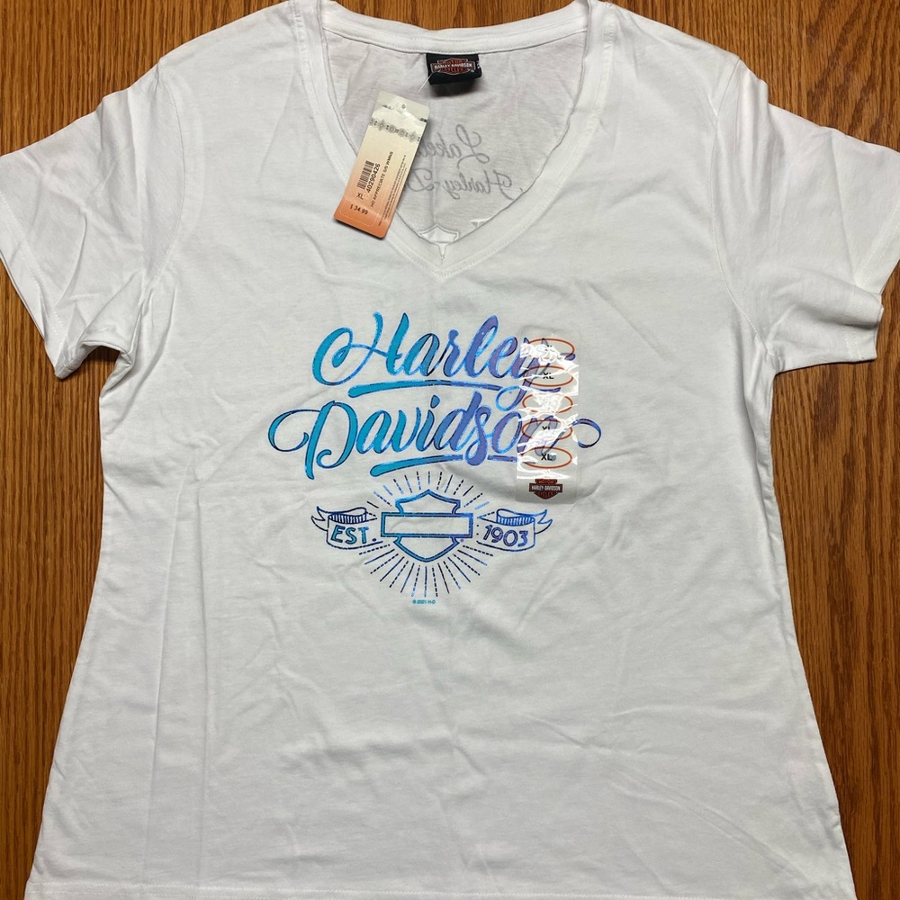 Harley Davidson white T-shirt with foil outline writing. NWT